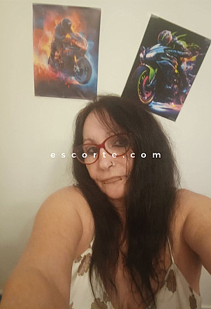 Nanoue - Girl escort Besançon