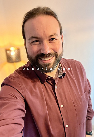 ROMAINTIME - Males escort Caen