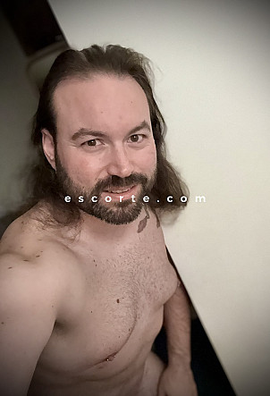 Niamor - Hommes escort Caen