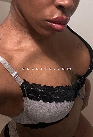 Perlenoire - Girl escort Paris