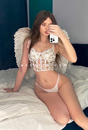 BROOKE - Girl escort Paris