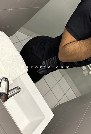 Milan6992 - Hommes escort Lyon