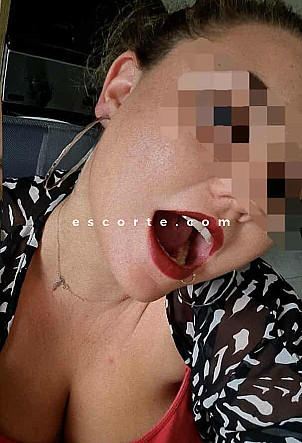 Julie - Girl escort Bordeaux