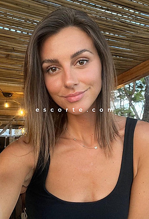 ASIYA - Girl escort Paris