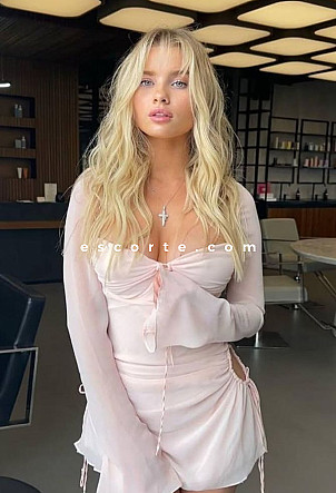 SPENCER - Girl escort Paris