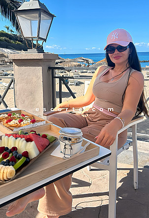 Gio - Girl escort Paris