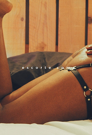 Isaac - Girl escort Toulouse