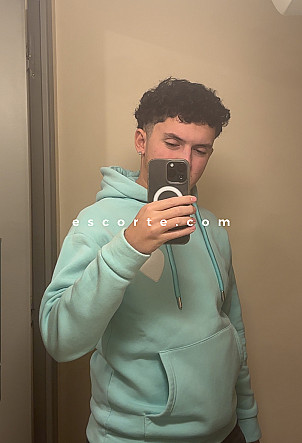 ryan388 - Males escort Grenoble