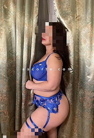 Nivine - Girl escort Marseille