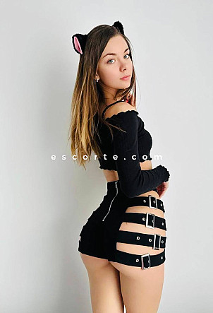 SISIE - Girl escort Paris