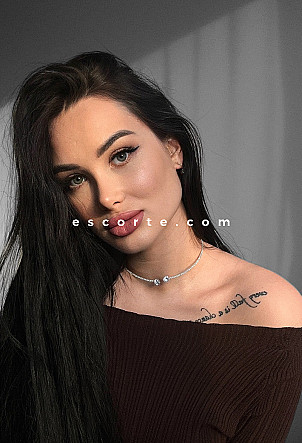 Mariel - Girl escort Paris