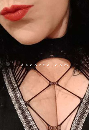 Cara - Girl escort Strasbourg