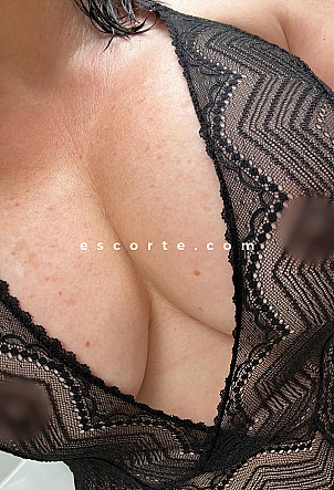 Luciesweet - Girl escort Lille