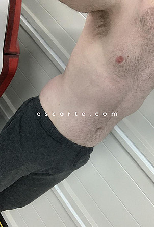 Pierrig1983 - Males escort Rouen