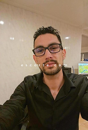 Kaizen974 - Males escort Tours