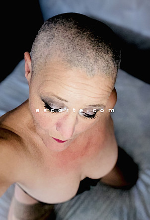 Carolee - Girl escort Lille