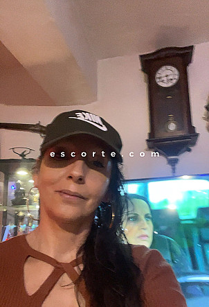 Julia3010 - Girl escort Toulon