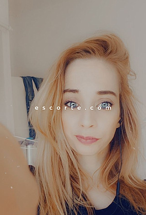 Lilaspipe - Girl escort Montpellier