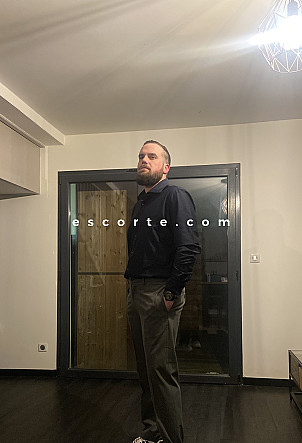 Kaze - Males escort Toulouse