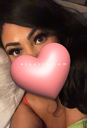 Kamelia - Girl escort Alès