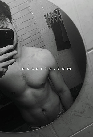 Marcott76 - Males escort Rouen