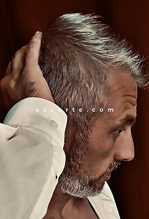 Ft35 - Males escort Rennes