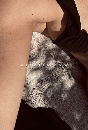 Desir - Girl escort Lille