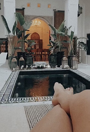 Desir - Girl escort Lille