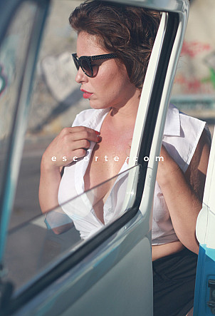 DONNA - Girl escort Paris