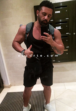 Tonyculturiste - Males escort Paris