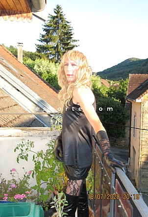 ambre - Transsexuels escort Dole