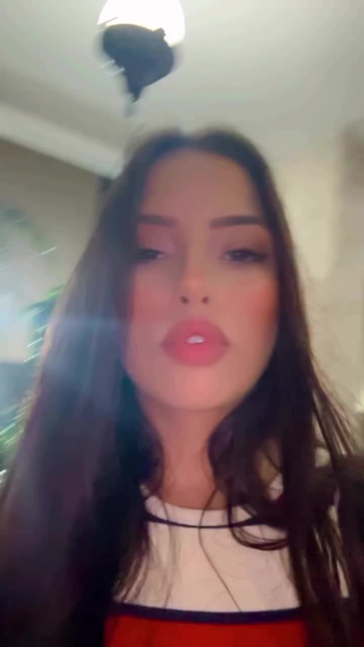 Isabella Queiroz video